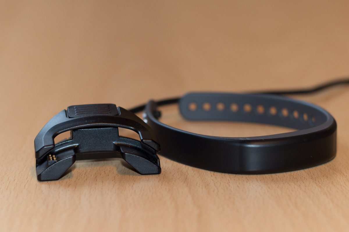 garmin-vivosmart-ladeklammer
