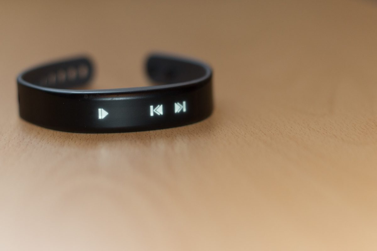 garmin-vivosmart-music