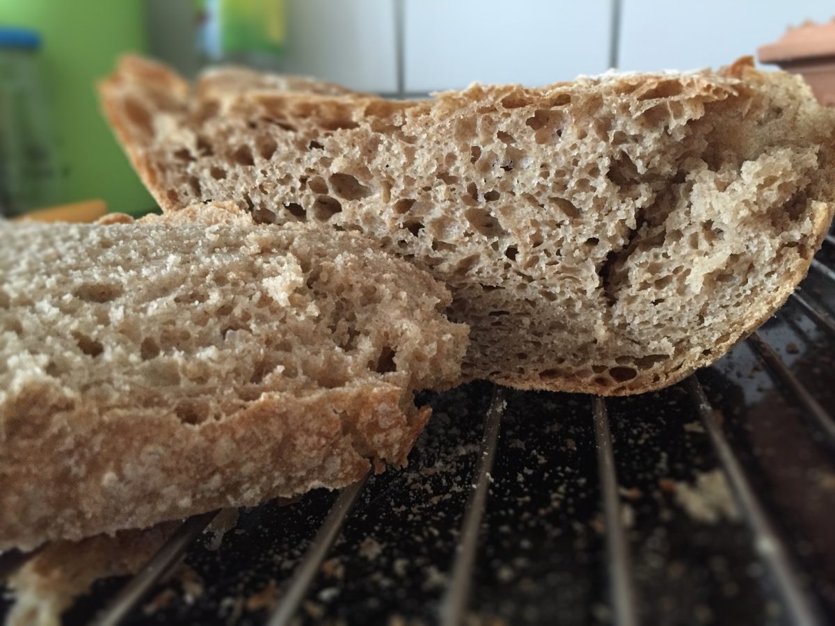 Das erste Brot aus dem Römertopf … Es kann nur besser werden
